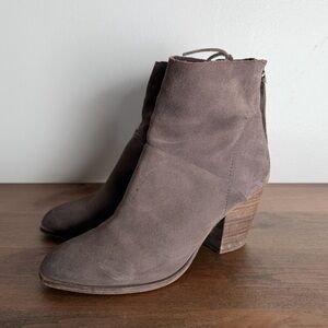 CHINESE LAUNDRY Heeled Brown Boots Booties 6.5 Tan